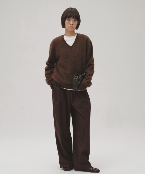 TODAYFUL(トゥデイフル)の「Lightweight Tuck Trousers(その他パンツ・レディース・ダークブラウン/ブラック・36inch/38inch)」の3枚目の写真