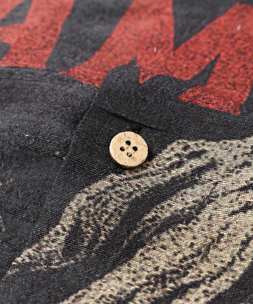 KHOKI（コッキ）の「Patchworked Silk Shirt（シャツ/ブラウス・メンズ・ホワイト/ブラック・3）」の6枚目の写真