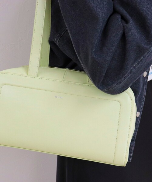 fredy emue（フレディエミュ）の「【BEAURE/ビュレ】ロングハンドルボックスボストンバッグ（ショルダーバッグ・レディース・ミント/ブラック・FREE）」の4枚目の写真