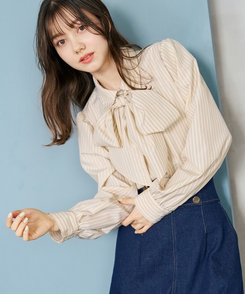 31 Sons de mode（トランテアン　ソン　ドゥ　モード）の「2026春夏新作 ボウタイ衿シャツブラウス（シャツ/ブラウス・レディース・イエロー/オフホワイト/ブルー・ﾌﾘ-）」の3枚目の写真