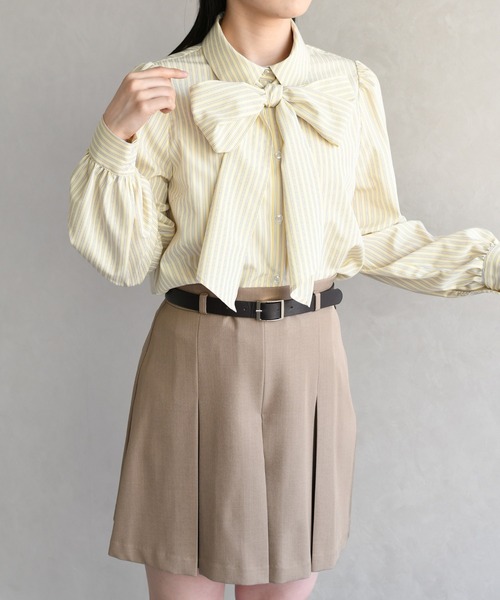 31 Sons de mode（トランテアン　ソン　ドゥ　モード）の「2026春夏新作 ボウタイ衿シャツブラウス（シャツ/ブラウス・レディース・イエロー/オフホワイト/ブルー・ﾌﾘ-）」の21枚目の写真