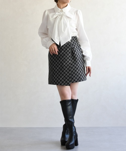 31 Sons de mode（トランテアン　ソン　ドゥ　モード）の「2026春夏新作 ボウタイ衿シャツブラウス（シャツ/ブラウス・レディース・イエロー/オフホワイト/ブルー・ﾌﾘ-）」の14枚目の写真