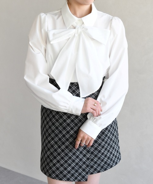 31 Sons de mode（トランテアン　ソン　ドゥ　モード）の「2026春夏新作 ボウタイ衿シャツブラウス（シャツ/ブラウス・レディース・イエロー/オフホワイト/ブルー・ﾌﾘ-）」の6枚目の写真