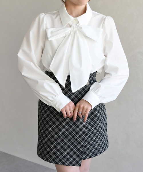 31 Sons de mode（トランテアン　ソン　ドゥ　モード）の「2026春夏新作 ボウタイ衿シャツブラウス（シャツ/ブラウス・レディース・イエロー/オフホワイト/ブルー・ﾌﾘ-）」の9枚目の写真