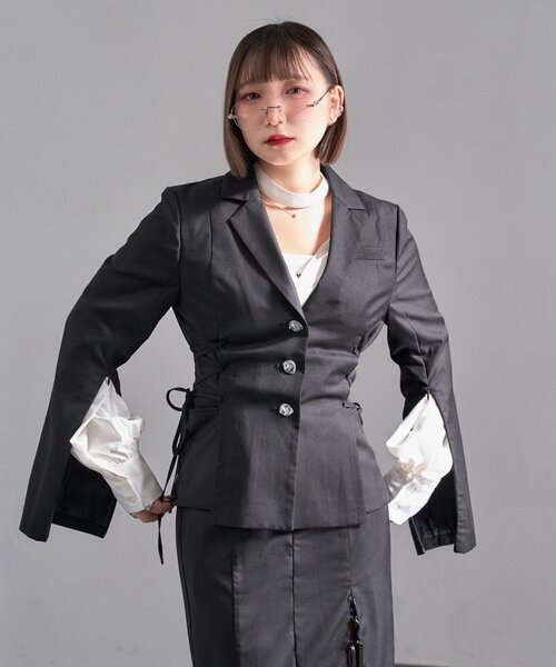 Mavie..7(メヴィセットゥ)の「【Mavie..7】サイドレースUPジャケット(テーラードジャケット・レディース・ストライプ/ブラック・FREE)」の1枚目の写真