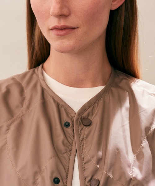 LAVENHAM(ラベンハム)の「Unwadded Cocoon Thornham Womens / アンワディッド コクーン ソーンハム ウィメンズ(ベスト・レディース・ダークブラック/ベージュ系その他5/ナチュラル・6/8/12/14/10)」の11枚目の写真