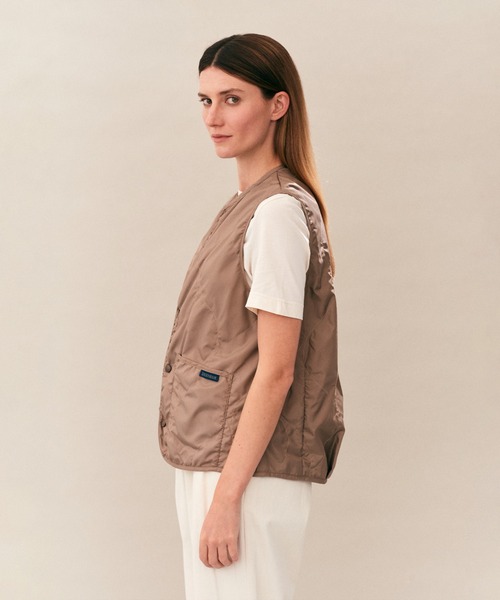 LAVENHAM(ラベンハム)の「Unwadded Cocoon Thornham Womens / アンワディッド コクーン ソーンハム ウィメンズ(ベスト・レディース・ダークブラック/ベージュ系その他5/ナチュラル・6/8/12/14/10)」の8枚目の写真