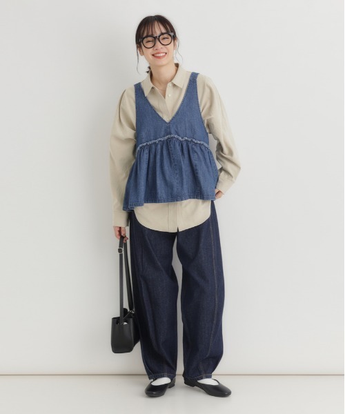 Right-on（ライトオン）の「【HONEYSUCKLE ROSE】2WAYデニムZIPキャミソール (調整可能 / 女性らしさ / レイヤード / カジュアルスタイル)（その他トップス・レディース・ブラック/ダークインディゴブルー・M/L）」の4枚目の写真