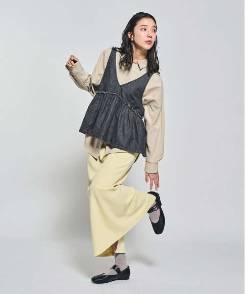 Right-on（ライトオン）の「【HONEYSUCKLE ROSE】2WAYデニムZIPキャミソール (調整可能 / 女性らしさ / レイヤード / カジュアルスタイル)（その他トップス・レディース・ブラック/ダークインディゴブルー・M/L）」の10枚目の写真