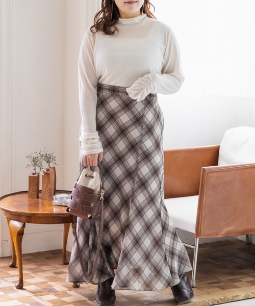 CLETTE(クレット)の「CLETTEオリジナルシルク混バックリボンハイネックシアーニット(ニット/セーター・レディース・ブラック/ホワイト/ブラウン・LL/3L/4L)」の6枚目の写真