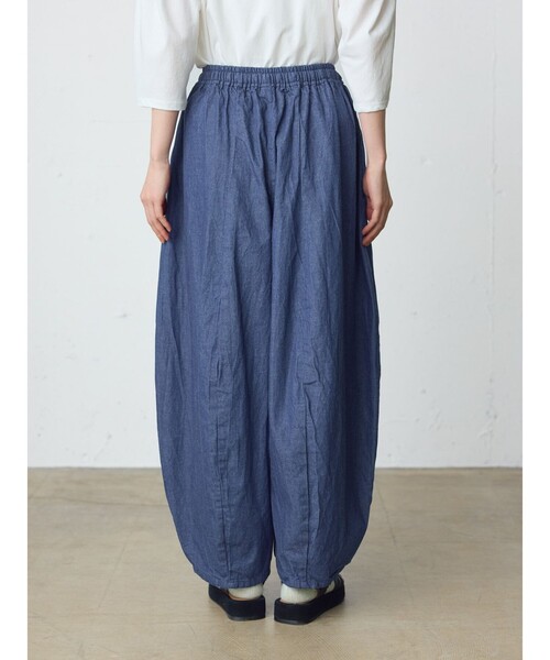 MidiUmi(ミディウミ)の「MidiUmi デニムコクーンイージーパンツ(その他パンツ・レディース・キナリ/ライトブルー/ネイビー・FREE)」の20枚目の写真