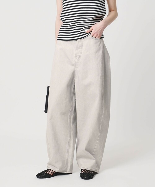 SACRA(サクラ)の「<SACRA>カービー デニムパンツ(デニムパンツ・レディース・ライトグレー・36/38)」の4枚目の写真