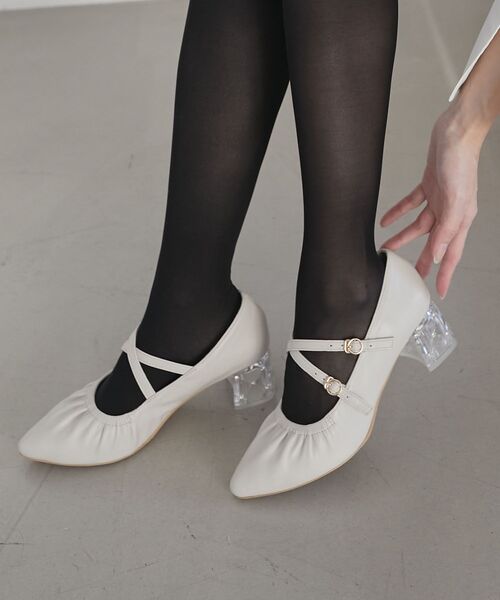 MAJESTIC LEGON（マジェスティックレゴン）の「2WAYリボンキラキラヒールパンプス（パンプス・レディース・ブラック/アイボリー・SMALL/X-LARGE/LARGE/MEDIUM）」の6枚目の写真