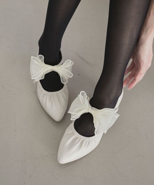 MAJESTIC LEGON（マジェスティックレゴン）の「2WAYリボンキラキラヒールパンプス（パンプス・レディース・ブラック/アイボリー・SMALL/X-LARGE/LARGE/MEDIUM）」の8枚目の写真