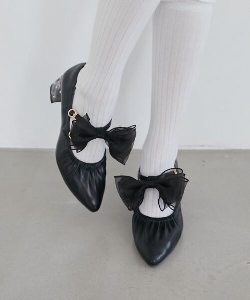 MAJESTIC LEGON（マジェスティックレゴン）の「2WAYリボンキラキラヒールパンプス（パンプス・レディース・ブラック/アイボリー・SMALL/X-LARGE/LARGE/MEDIUM）」の13枚目の写真