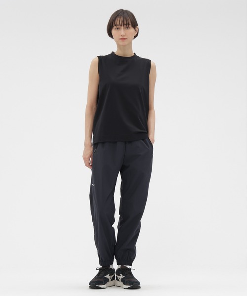 MARGARET HOWELL(マーガレットハウエル)の「RECYCLED NYLON LIGHTWEIGHT POP(その他パンツ・レディース・グレー/ブラック・1/2)」の1枚目の写真