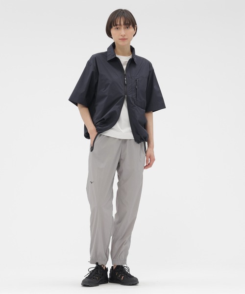 MARGARET HOWELL(マーガレットハウエル)の「RECYCLED NYLON LIGHTWEIGHT POP(その他パンツ・レディース・グレー/ブラック・1/2)」の5枚目の写真