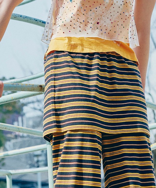 RNA(アールエヌエー)の「G1105 マルチボーダーレイヤードミニスカート(スカート・レディース・ブラック/レッド/グリーン・MEDIUM)」の2枚目の写真