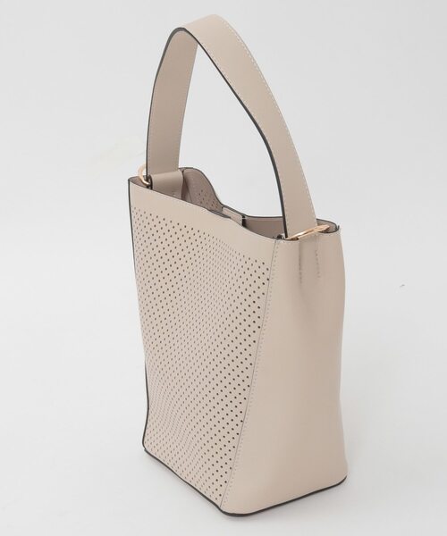 MELROSE claire(メルローズ クレール)の「【パンチングショルダー付きバッグ】(ショルダーバッグ・レディース・ベージュ/チョコ/ブラック・FREE)」の7枚目の写真