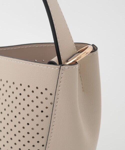 MELROSE claire(メルローズ クレール)の「【パンチングショルダー付きバッグ】(ショルダーバッグ・レディース・ベージュ/チョコ/ブラック・FREE)」の10枚目の写真