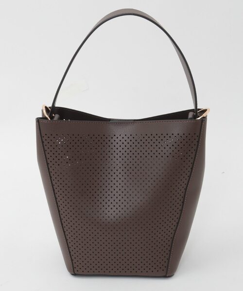MELROSE claire(メルローズ クレール)の「【パンチングショルダー付きバッグ】(ショルダーバッグ・レディース・ベージュ/チョコ/ブラック・FREE)」の18枚目の写真