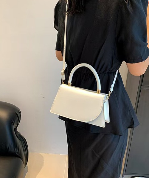 folka(フォルカ)の「2C70-NK PUレザー 2way フラップハンドバッグ(ハンドバッグ・レディース・ホワイト/ブラック・ONESIZE)」の8枚目の写真