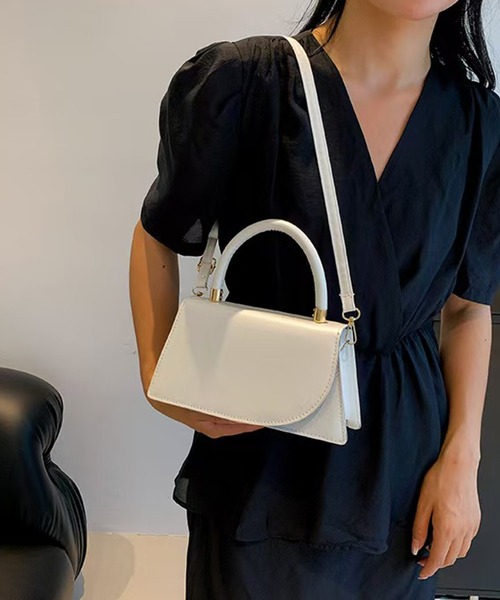 folka(フォルカ)の「2C70-NK PUレザー 2way フラップハンドバッグ(ハンドバッグ・レディース・ホワイト/ブラック・ONESIZE)」の9枚目の写真