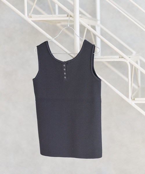 Andemiu（アンデミュウ）の「【前後2WAY】デザインタンク656642（タンクトップ・レディース・オフホワイト/ブラック/ブルー・FREE）」の2枚目の写真