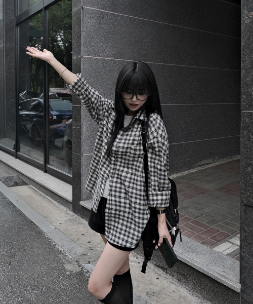 MOOVN(ムブン)の「サマーリンクルチェックシャツブラック(シャツ/ブラウス・メンズ・その他・LARGE/MEDIUM/SMALL)」の3枚目の写真