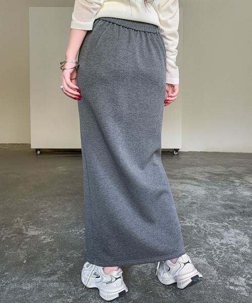 by LEGNA(バイレグナ)の「Iラインロングスカート(スカート・レディース・ダークグレー/アイボリー/ブラック・L-Short/M-Short/L-Regular/M-Regular)」の16枚目の写真