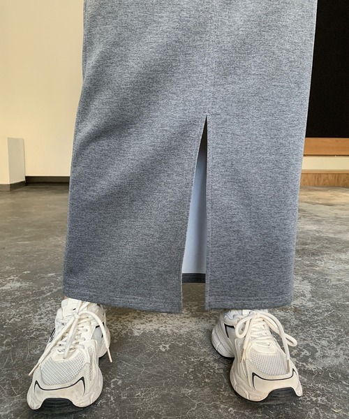 by LEGNA(バイレグナ)の「Iラインロングスカート(スカート・レディース・ダークグレー/アイボリー/ブラック・L-Short/M-Short/L-Regular/M-Regular)」の22枚目の写真