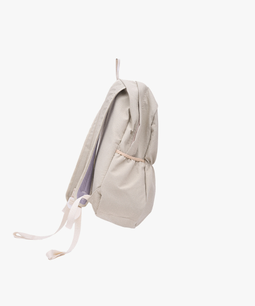 CHOROK STUDIO(チョロクスタジオ)の「Nagaja Peanut Bag #1 (Sky Blue)(バックパック/リュック・レディース・Beige・FREE)」の2枚目の写真