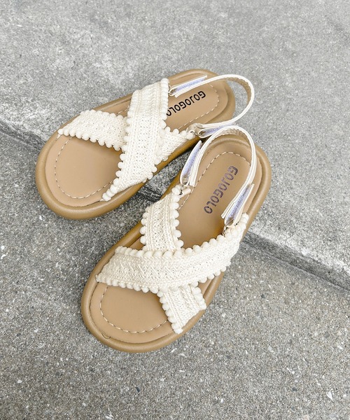 SOROTTO（ソロット）の「キッズ クロス・ダブルストラップ 選べる２種類の編み込みサンダル キッズサンダル（サンダル・キッズ・ホワイト/ホワイト系その他・36/31/33/34）」の2枚目の写真
