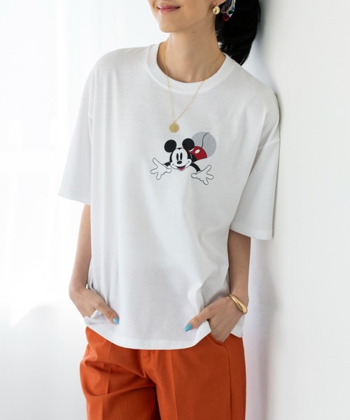 Disney(ディズニー)の「<Disney>【ミッキー】綿混素材ゆるっとTシャツ(Tシャツ/カットソー・レディース・オフホワイト・MEDIUM/LARGE/X-LARGE/XX-LARGE)」の15枚目の写真