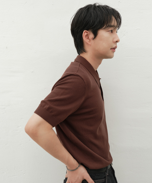 MINAV（ミナブ）の「テンセルカラー ニット [6COLOR]（Tシャツ/カットソー・メンズ・ブラック/アイボリー/レッド/ブラウン/グレー/ネイビー・MEDIUM/LARGE/X-LARGE）」の9枚目の写真