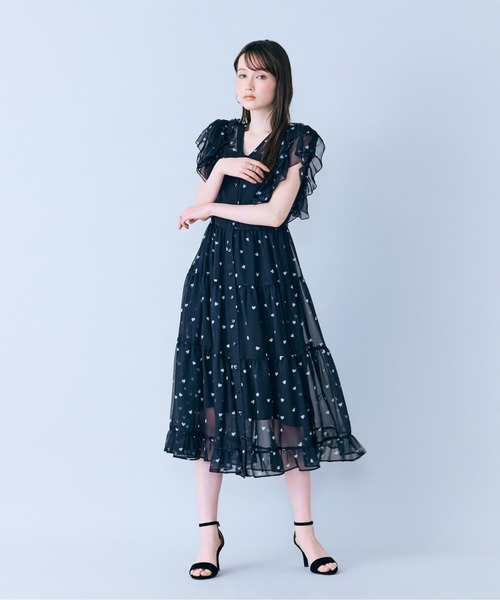 Audie a Muses(オーディアミューズ)の「【モデル美香×Audie a Muses】ハートプリントティアードワンピース(ワンピース・レディース・ベージュ/ブラック・38/40/42)」の11枚目の写真