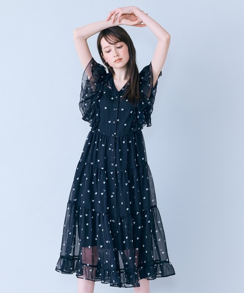 Audie a Muses(オーディアミューズ)の「【モデル美香×Audie a Muses】ハートプリントティアードワンピース(ワンピース・レディース・ベージュ/ブラック・38/40/42)」の14枚目の写真