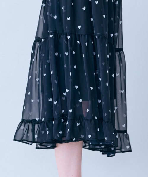 Audie a Muses(オーディアミューズ)の「【モデル美香×Audie a Muses】ハートプリントティアードワンピース(ワンピース・レディース・ベージュ/ブラック・38/40/42)」の17枚目の写真