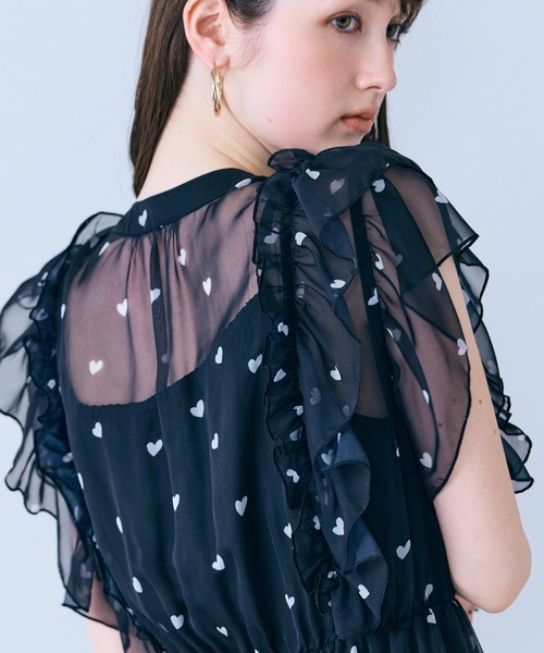Audie a Muses(オーディアミューズ)の「【モデル美香×Audie a Muses】ハートプリントティアードワンピース(ワンピース・レディース・ベージュ/ブラック・38/40/42)」の18枚目の写真