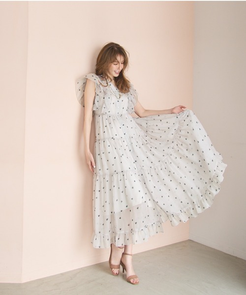 Audie a Muses(オーディアミューズ)の「【モデル美香×Audie a Muses】ハートプリントティアードワンピース(ワンピース・レディース・ベージュ/ブラック・38/40/42)」の5枚目の写真