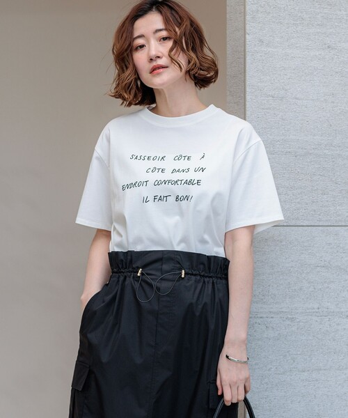23区(ニジュウサンク)の「リラクシーシルエット メッセージ ロゴTシャツ(Tシャツ/カットソー・レディース・ホワイト系/ライトイエロー系/グレー系・38)」の1枚目の写真