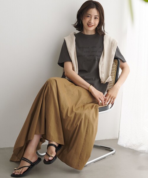 23区(ニジュウサンク)の「リラクシーシルエット メッセージ ロゴTシャツ(Tシャツ/カットソー・レディース・ホワイト系/ライトイエロー系/グレー系・38)」の4枚目の写真