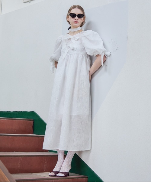 etre loin(エトルワン)の「リボンジャガードボリュームワンピース / Ribbon jacquard volume dress(ドレス・レディース・ホワイト/ピンク/ブラック・M)」の2枚目の写真