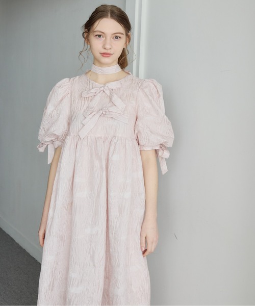 etre loin(エトルワン)の「リボンジャガードボリュームワンピース / Ribbon jacquard volume dress(ドレス・レディース・ホワイト/ピンク/ブラック・M)」の1枚目の写真