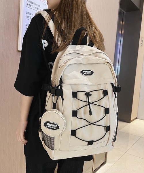 yuue' ( wear )(ユーイ)の「大容量ドローコードナイロンリュックサック/ミニポーチ付き/通勤通学/バックパック/ユニセックス(バックパック/リュック・レディース・アイボリー/ブラック・FREE)」の3枚目の写真