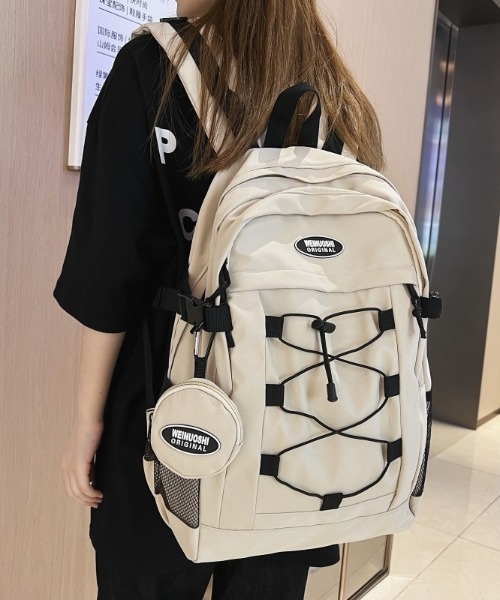 yuue' ( wear )(ユーイ)の「大容量ドローコードナイロンリュックサック/ミニポーチ付き/通勤通学/バックパック/ユニセックス(バックパック/リュック・レディース・アイボリー/ブラック・FREE)」の8枚目の写真