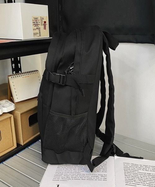 yuue' ( wear )(ユーイ)の「大容量ドローコードナイロンリュックサック/ミニポーチ付き/通勤通学/バックパック/ユニセックス(バックパック/リュック・レディース・アイボリー/ブラック・FREE)」の17枚目の写真