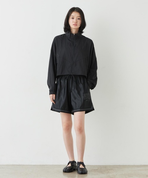 NIKE(ナイキ)の「《セットアップ対応商品》ナイキ スポーツウェア ウィメンズ オーバーサイズド ライトウェイト リップストップ ジャケット / Nike Sportswear Women's Oversized Lightweight Ripstop Jacket IF0588-010 Black(ブルゾン・レディース・ブラック・L/M/S/XL/XS)」の6枚目の写真