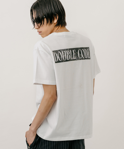 VASTIC(バスティック)の「レタリングTシャツ_ホワイト(Tシャツ/カットソー・メンズ・ホワイト・MEDIUM/LARGE/X-LARGE)」の1枚目の写真
