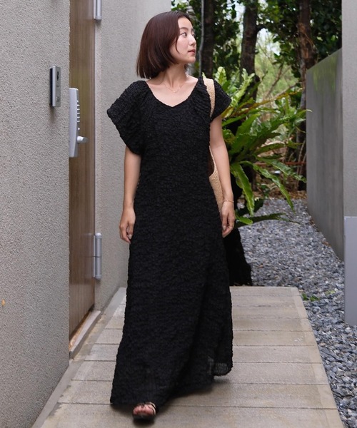 KOBE LETTUCE（コウベレタス）の「[ yuiさんコラボ ]前後2wayパフスリーブワンピース（ワンピース・レディース・ホワイト系/ブラック系・PM/M）」の2枚目の写真